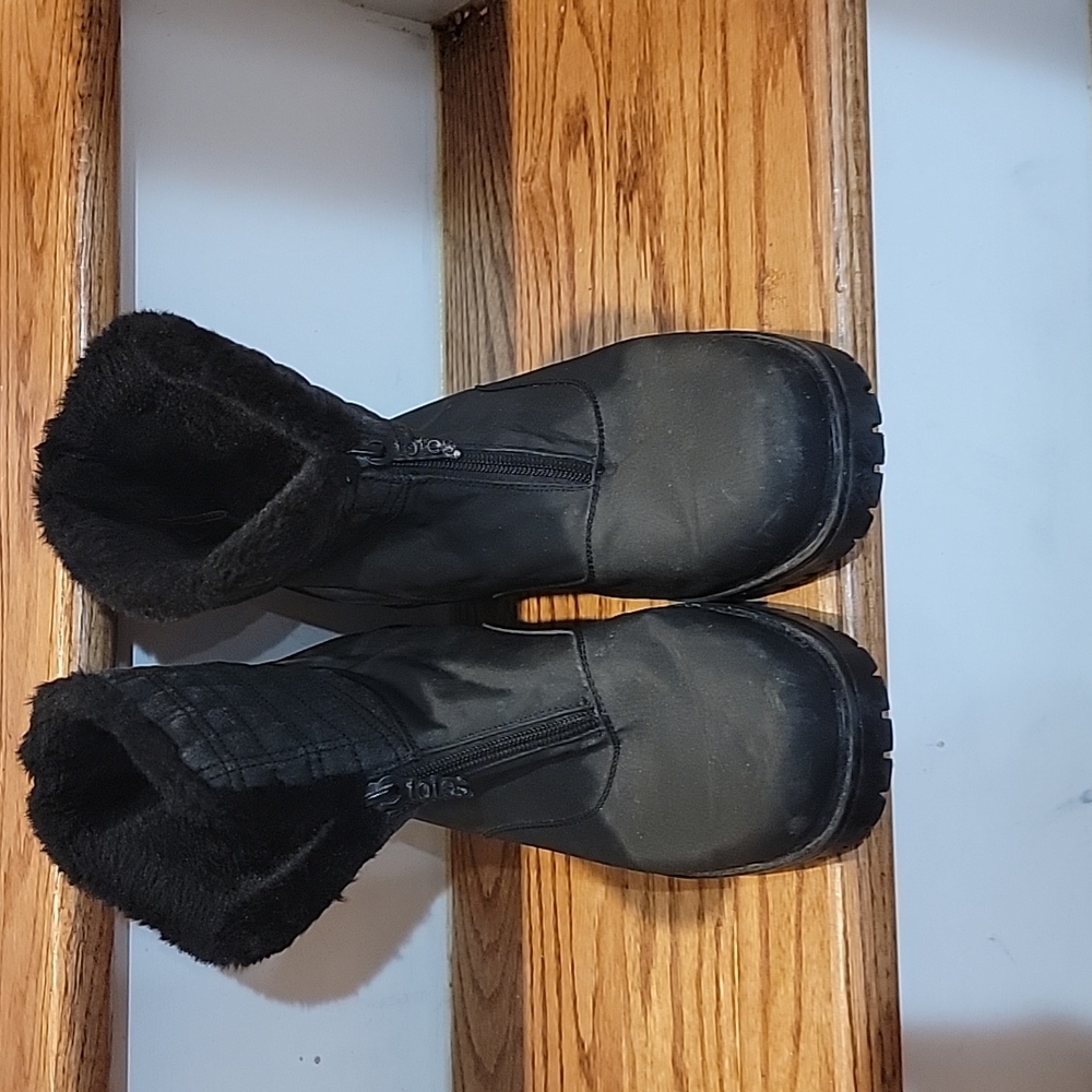 Totes booties